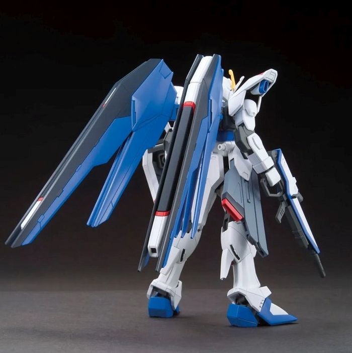 #192 Freedom Gundam "Gundam SEED", Bandai HGCE