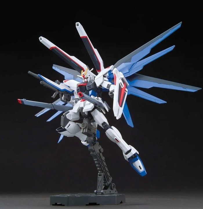 #192 Freedom Gundam "Gundam SEED", Bandai HGCE