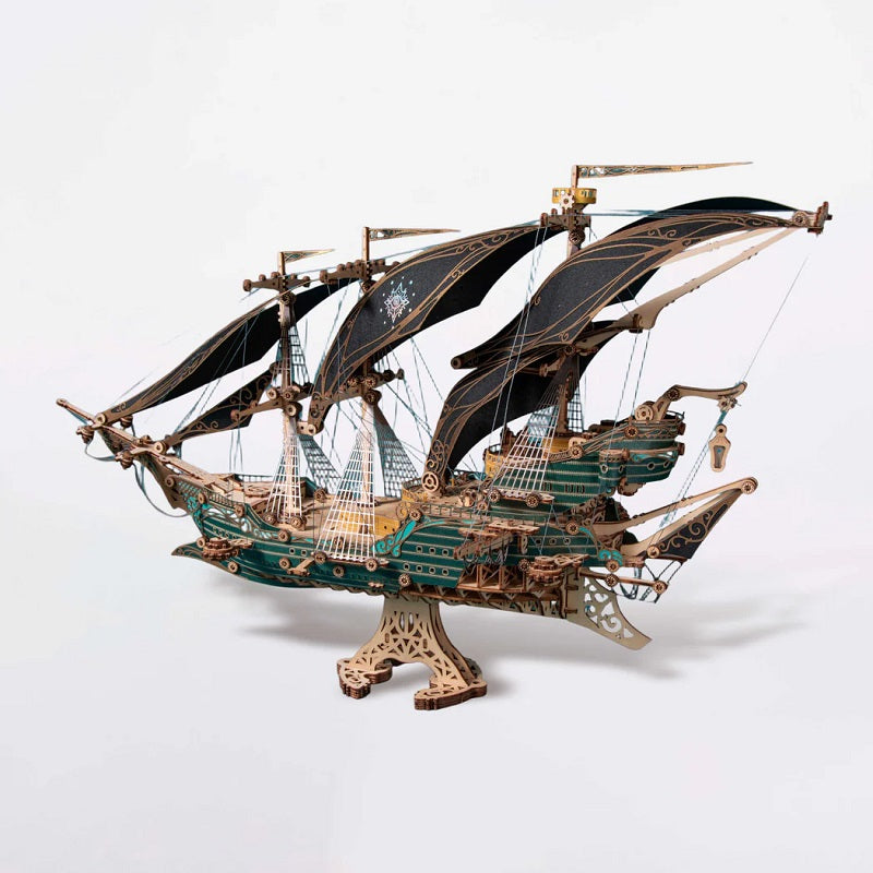 Future Sailing Ship - Green