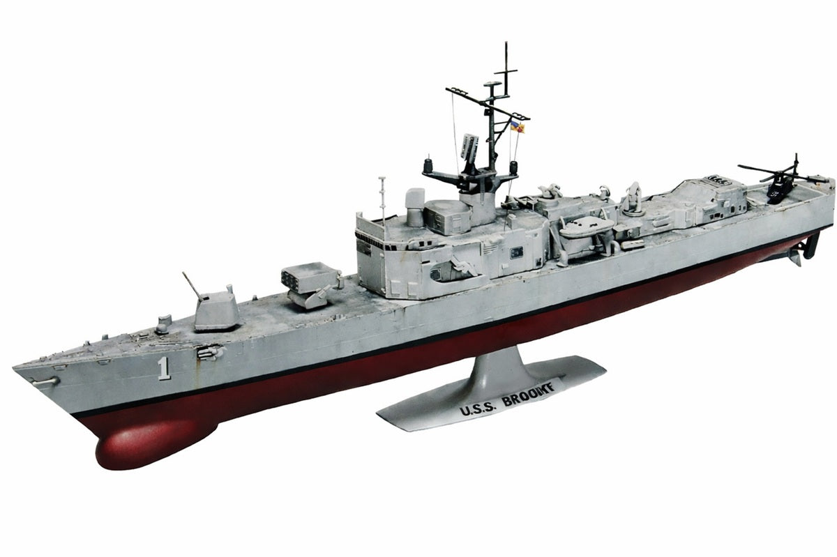 1/310 USS Brooke DDG-1 Plastic Model