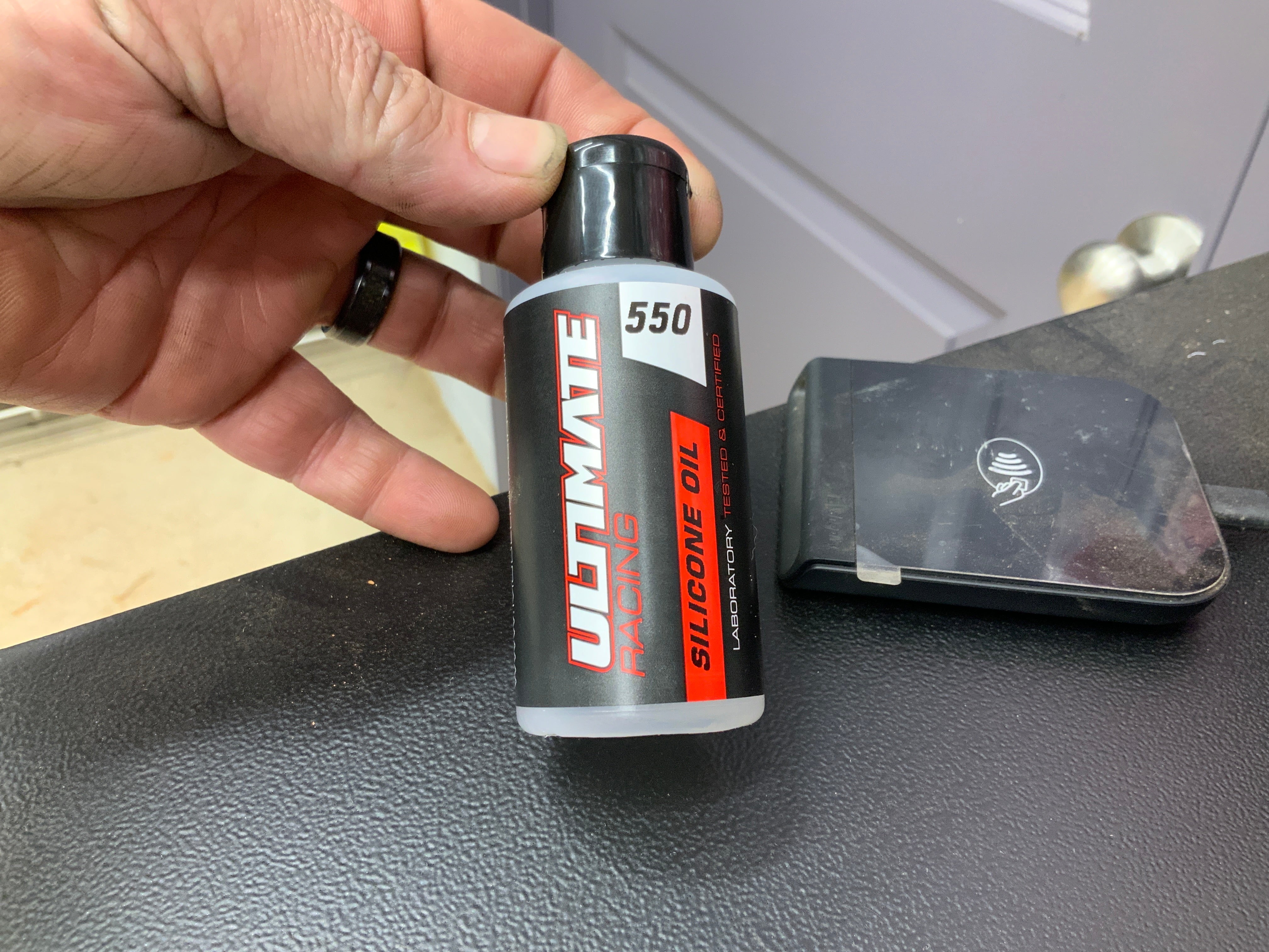 Ultimate Racing Shock Oil 550 CPS (75ml)