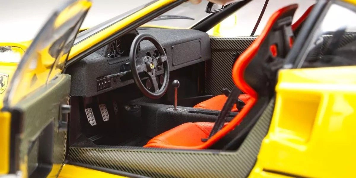 1/18 FERRARI F40 (YELLOW) Diecast Model