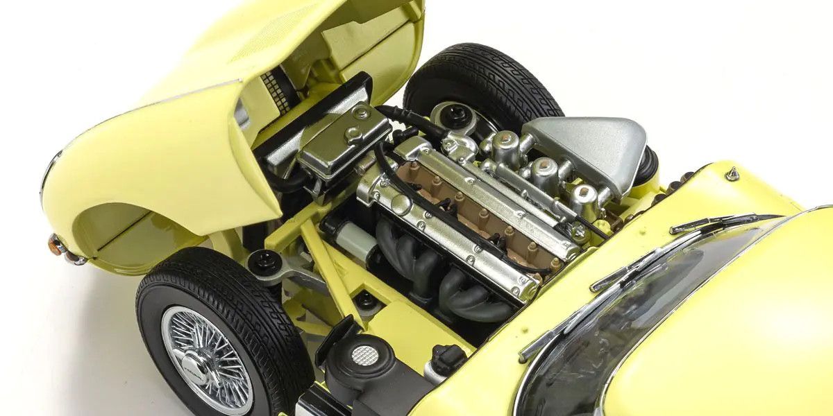 1/18 Jaguar E-Type (Pale Primrose) Diecast Model