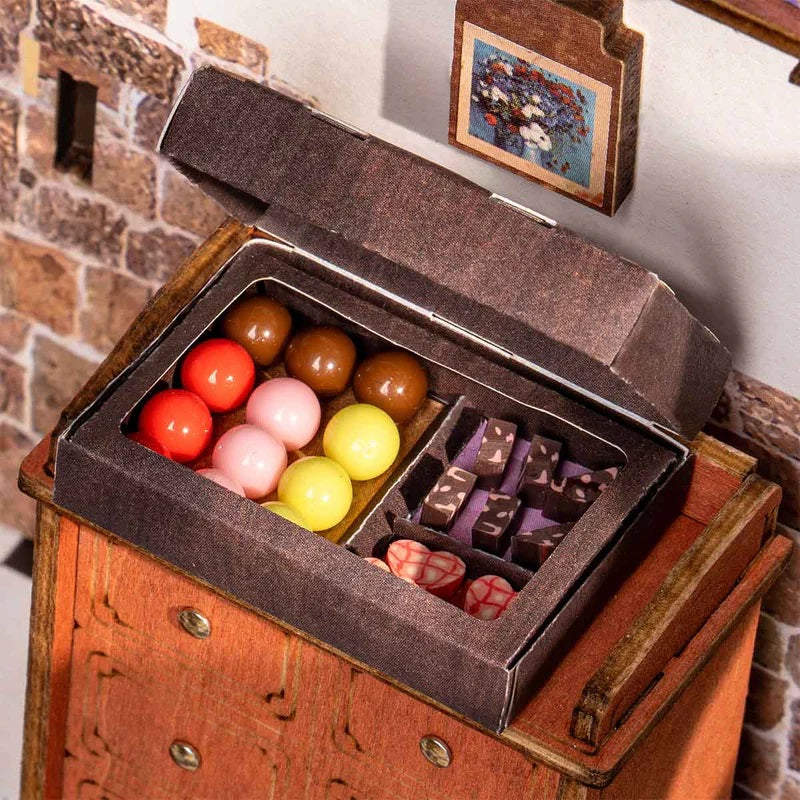 Henry's Chocolate, DIY Miniature House