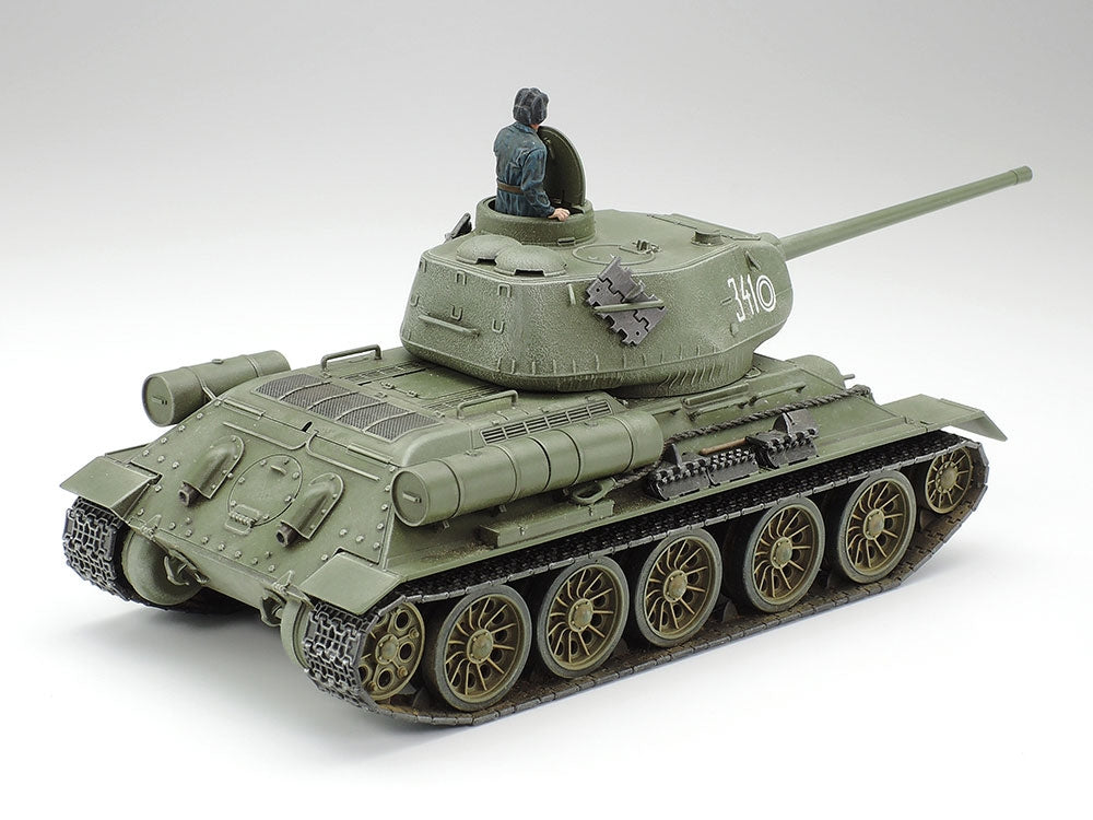 1/48 Russian Med Tank T34/85 Plastic Model Kit